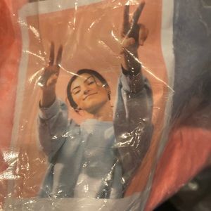 NWT Charli Damelio Peace Sign Blanket Pink and Blue Tiktok